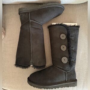 UGG Black Bailey Button Triplet